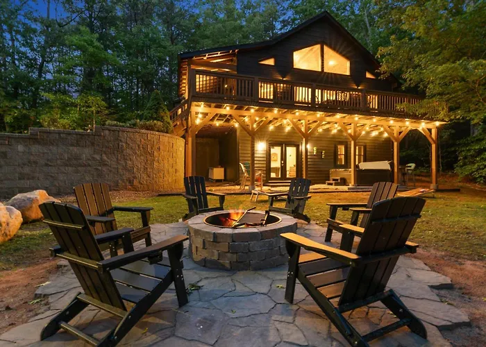 Luxury Cabin Hot Tub & Game Room Near Highlands